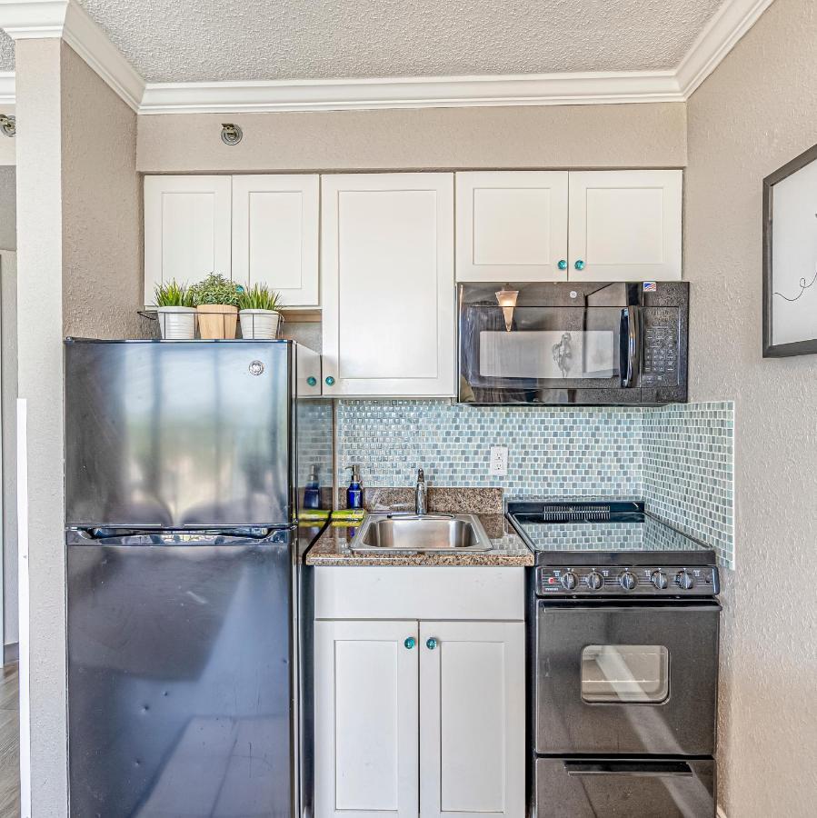 マートルビーチ Soothing Oceanview Getaway -- Free Wi-Fi & Free Parking, New Listingアパートホテル エクステリア 写真