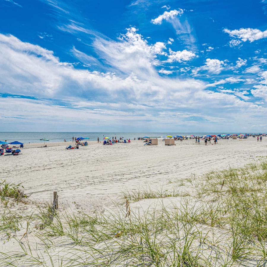 マートルビーチ Soothing Oceanview Getaway -- Free Wi-Fi & Free Parking, New Listingアパートホテル エクステリア 写真