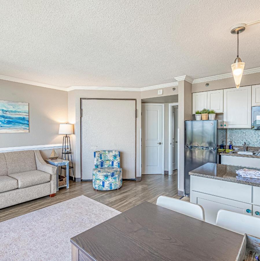 マートルビーチ Soothing Oceanview Getaway -- Free Wi-Fi & Free Parking, New Listingアパートホテル エクステリア 写真